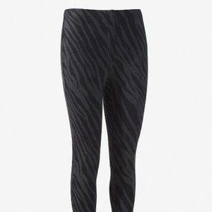 Chicos Fabulously Slimming Zebra Stripe Ankle Pants M / 8